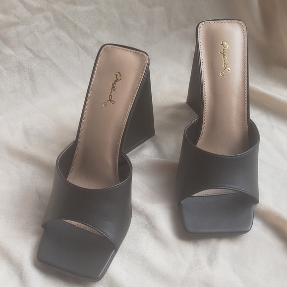 🚨FEW PAIRS LEFT//Black Block heel - Picture 5 of 7